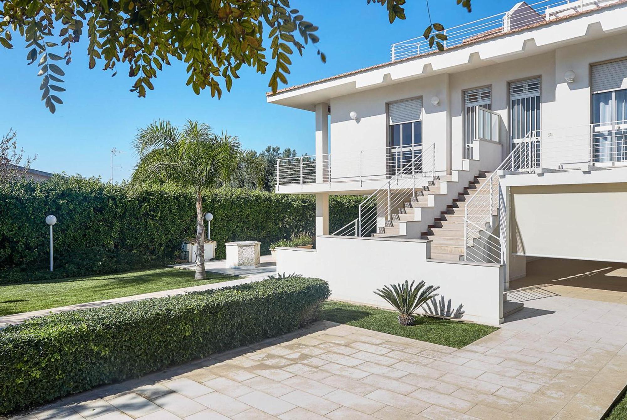 Villa Marina Few Mt From Sand Beach Поцало Екстериор снимка